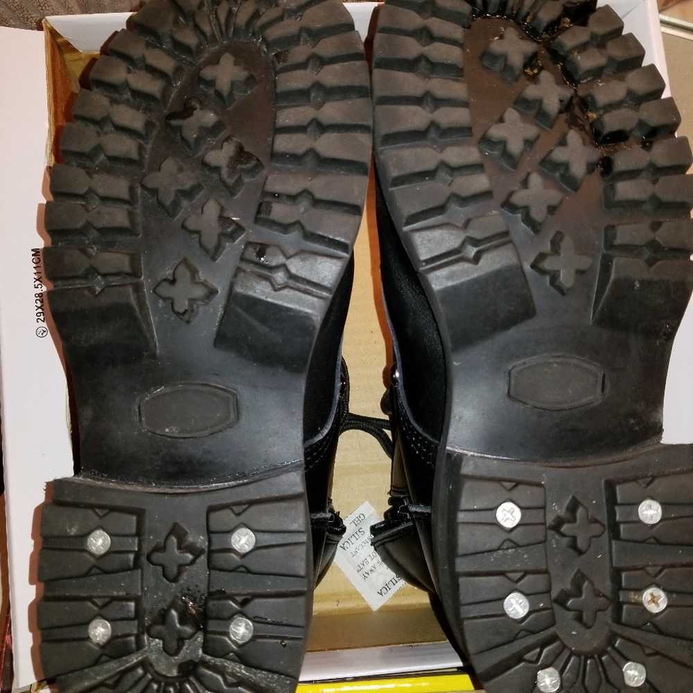 Boots - Picture 8 of 8